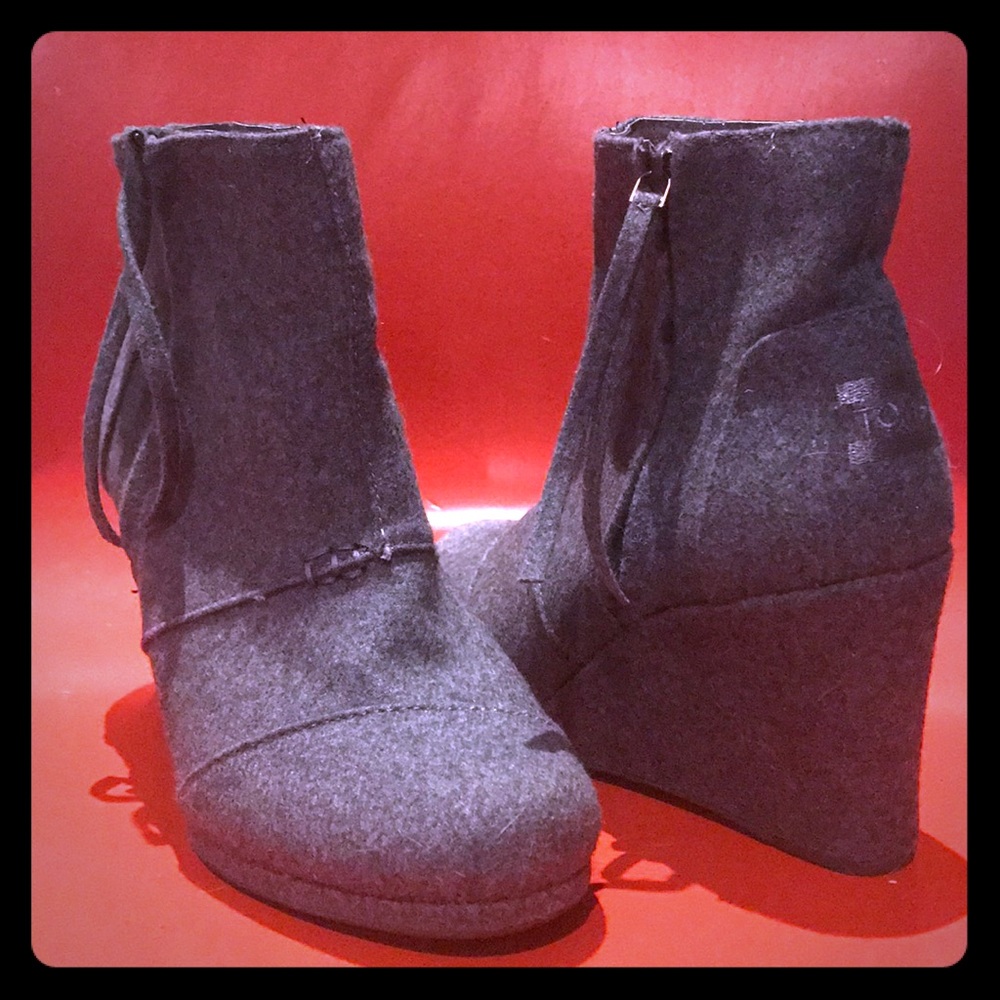 Gray felt *never been worn* Toms wedges.
